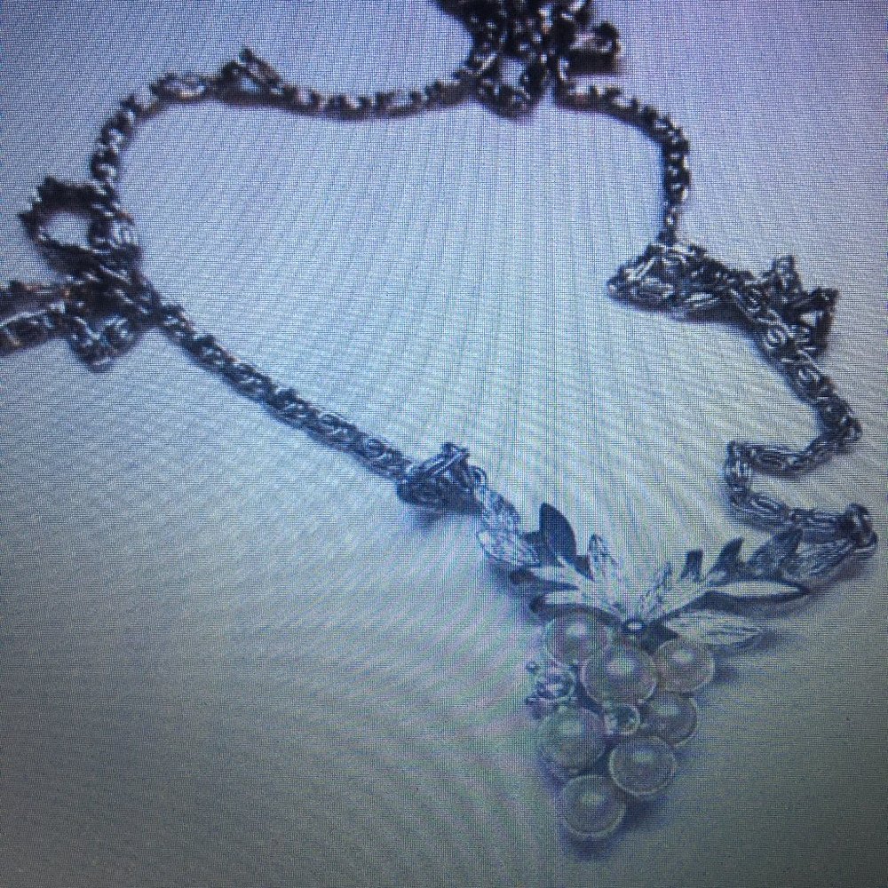 Vintage Edwardian Style Grape Faux Pearl Silver Tone 18 Inch Necklace